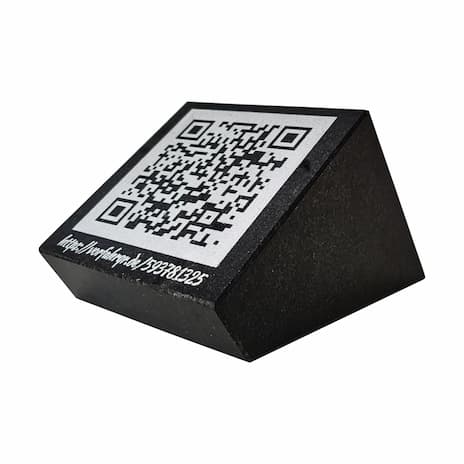 granitna-pidstavka-z-qr-kodom-dlya-pamyatnyka.jpg granitna-pidstavka-z-qr-kodom-dlya-pamyatnyka.jpg